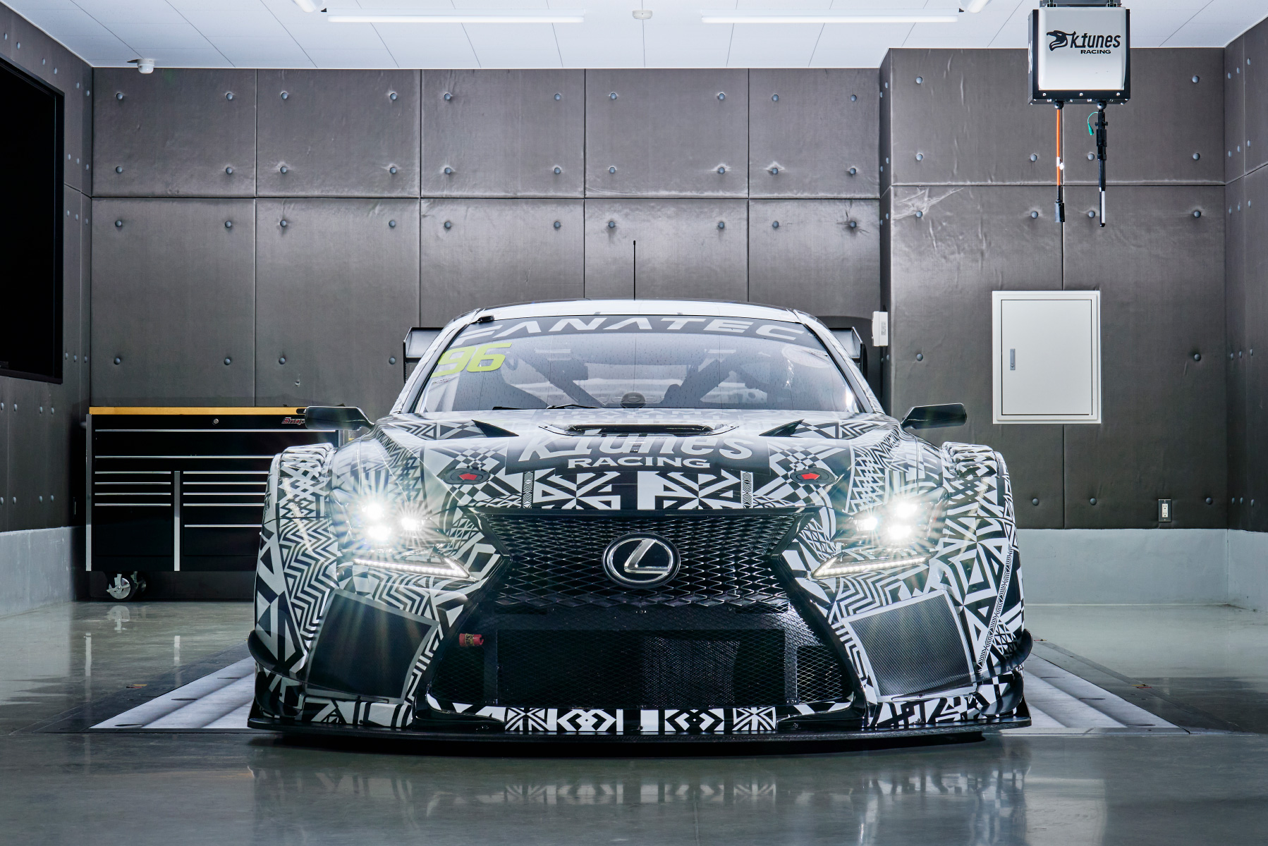 96 Lexus RC F GT3スライド01